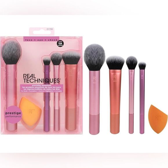 Real Techniques 5 Piece Everyday Essentials Makeup Brush Set, 4 Brushes & Sponge - Picture 1 of 5